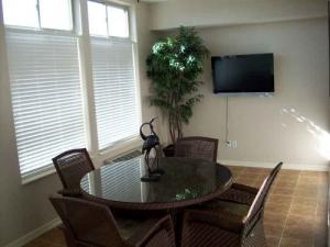 Sunroom Overlooking Table Rock Lake